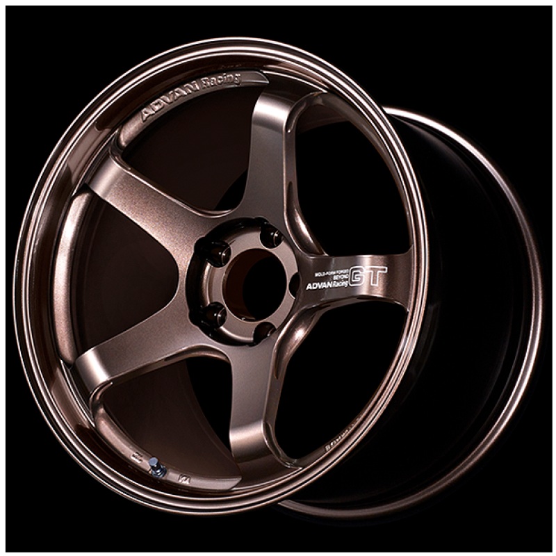 Advan GT Beyond 18X9 +38 5-114.3 Racing White Wheel