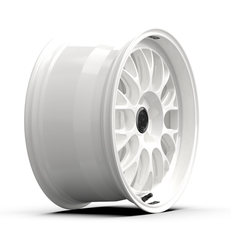 fifteen52 Holeshot RSR 18x9.5 5x114.3 38mm ET 73.1mm Center Bore Rally White